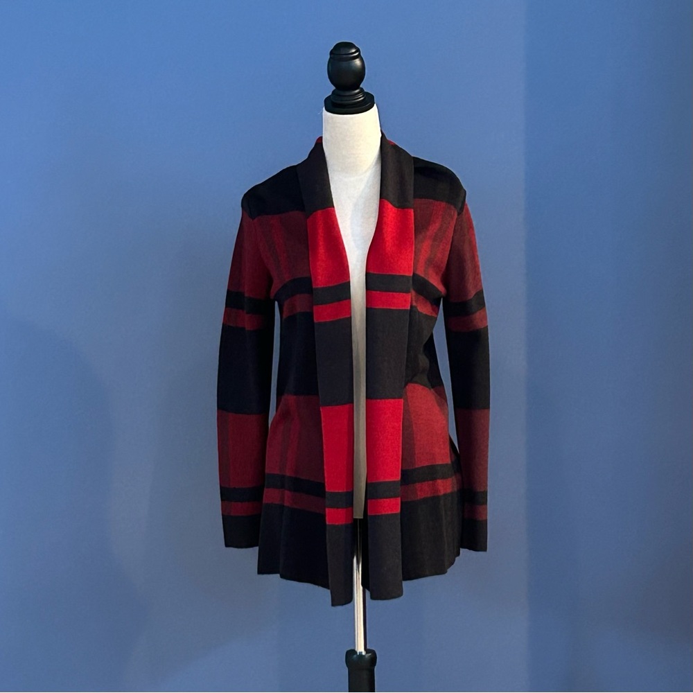 Chic Plaid Red and Black Women's Cardigan Size Small